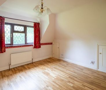 5 bedroom detached house to rent - Photo 3