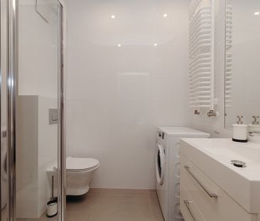 wygodna kawalerka przy Metrze Trocka - Photo 1