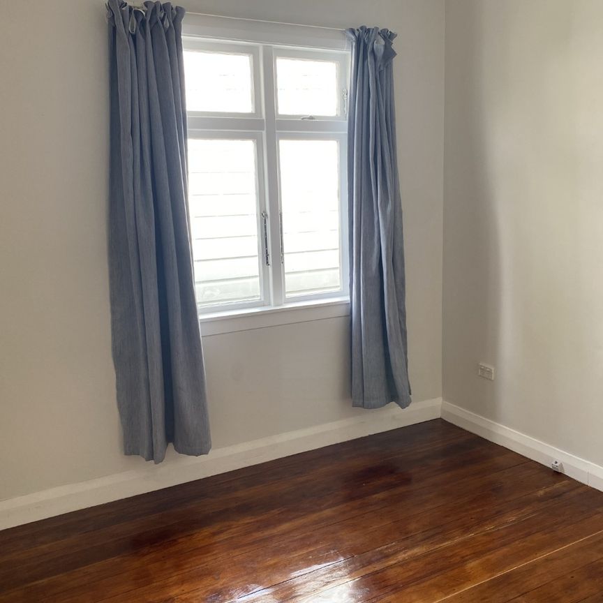 3 Bedroom home with sunroom in Boulcott - Photo 1