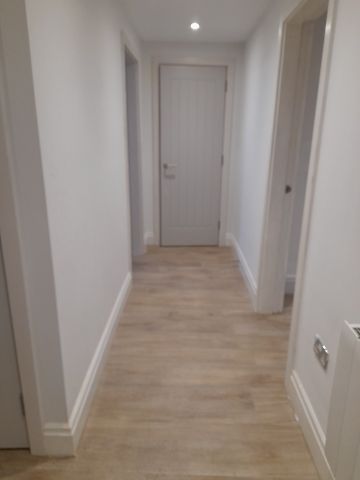 2 Bed Flat, Deanery Way, SK1 - Photo 5