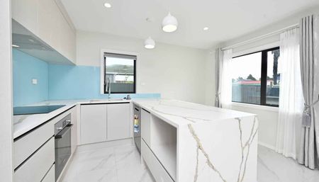 Lovely home Mt Wellington - Photo 3