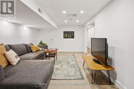 231 HAVELOCK STREET - Photo 2