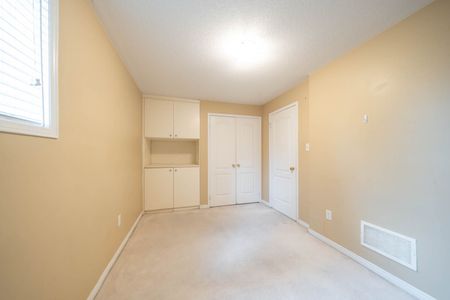 For Lease - 3250 Bentley Drive Unit# 71, Mississauga, Ontario - Photo 4