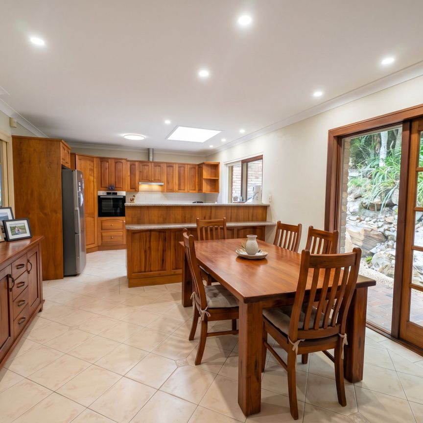 Low Maintenance, Quiet 4 Bedroom Family Home - Photo 1