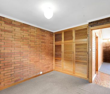 Conveniently Located One-Bedroom Flat - Photo 1