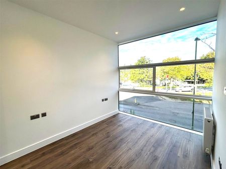 Sheila House, Fleet, Hampshire, GU51 - Photo 5