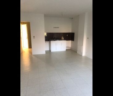 Location Appartement Studio 38 m² Prissac - Photo 2