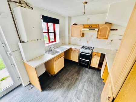 3 bedroom semi-detached house to rent - Photo 5