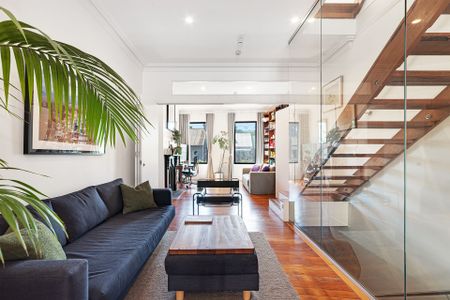 Expansive 249 sqm Three Bedroom Residence - Offered Unfurnished - Photo 5