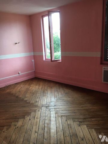 Maison de ville comprenant au rez-de-chaussée : un séjour, une cuisine et un dégagement, au ... - Photo 4