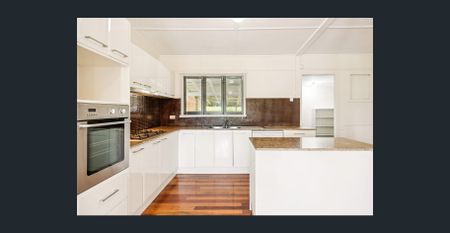 Bright, Breezy + Big Backyard Living in Carina Heights - Photo 4