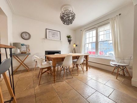 4 bedroom terraced house to rent - Photo 2