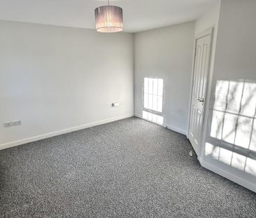 4 bedroom terraced house to rent - Photo 3