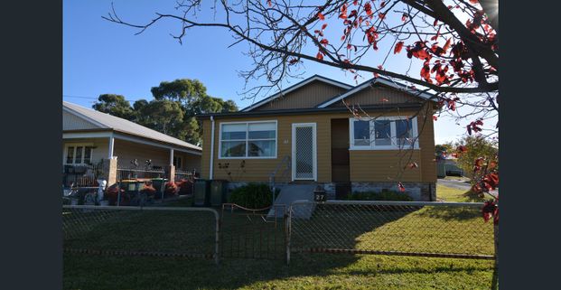 FANTASTIC VILLAGE HOME - Photo 1