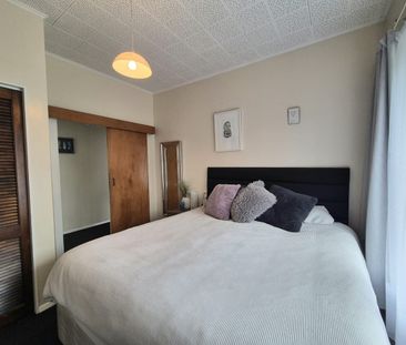Charming 2-Bedroom Home in the Heart of Island Bay - Photo 5