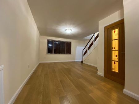 2 bedroom maisonette to rent - Photo 2