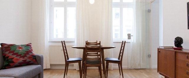 Moderne 2-Zimmer-Altbauwohnung in Berlin Mitte, möbliert - Foto 1