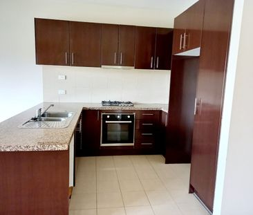 THREE BEDROOM TOWNHOUSE - Photo 2