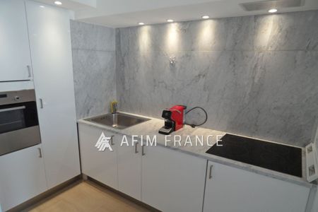 Boulevard Guynemer, magnifique studio meublé en étage élevé da - Photo 2