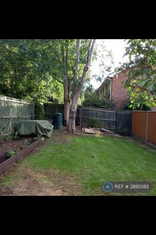 1 bedroom in a house share to rent - Photo 2
