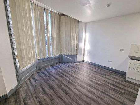 1 bedroom flat to rent - Photo 2