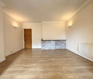 Whitehall Gardens, Duxford, Cambridge, CB22 - Photo 4