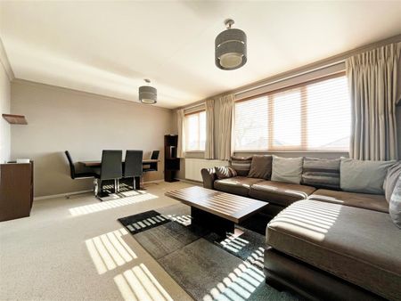 3 bedroom Semi-detached house to rent - Photo 2