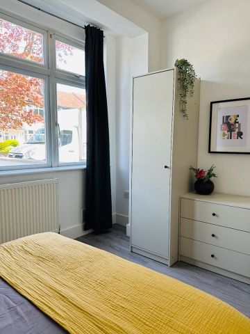 Room in a Shared House, Braeside Road, SW16 - Photo 4