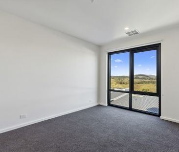 Stylish And Contemporary Design - Photo 4