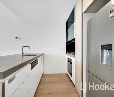 An Exclusive Boutique Apartment Filled with Natural Light and Space - Photo 1