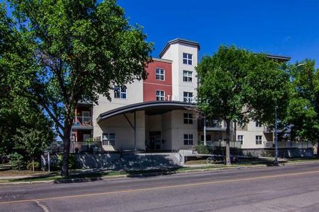 Beautiful 1 Bed Condo In Downtown Edmonton | Parking + Laundry - Photo 5
