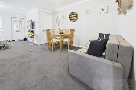 1 bedroom ground floor maisonette to rent - Photo 3