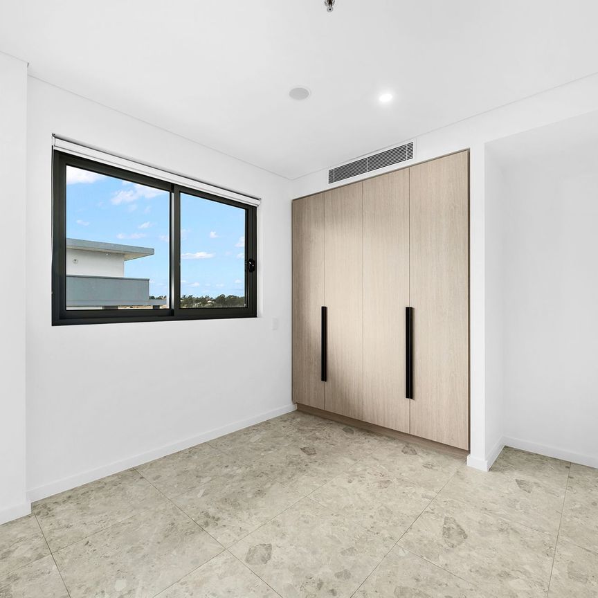 Walking Distance to Train Station and Coles Woolworths Brand-New Apartment with Top-Tier Amenities - Photo 1