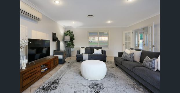 Luxury Acreage Property - 12 Greenhouses Included! Pool Maintenance Included! - Photo 1