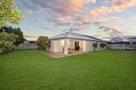 11 Dune Parade, Bushland Beach. - Photo 2