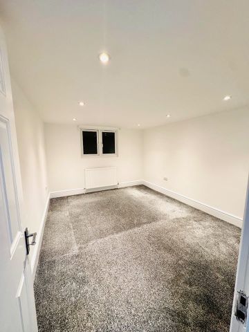 4 Bed Semi-Detached House, Clarendon Road, CR0 - Photo 4