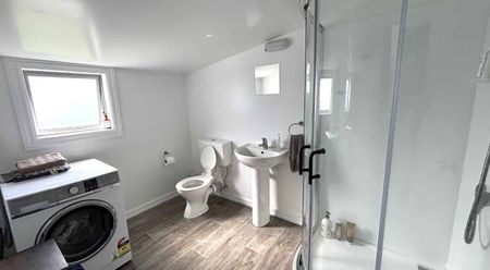 A Christmas Cracker - Photo 5