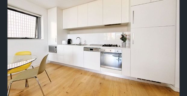 Fully Furnished 2-Bedroom, 2-Bathroom Apartment in Macquarie Park - Photo 1