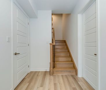 For Lease - 1305 Courtleigh Trail, Oakville, Ontario - Photo 4