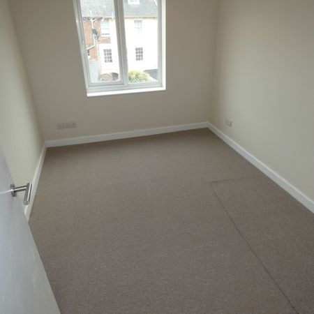 2 bed Apartment - To Let - Photo 3