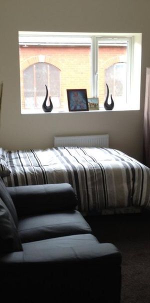 Studio to rent - Photo 1