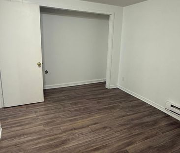 Maison de plain-pied - 1830A Rue Nicolet - Photo 2