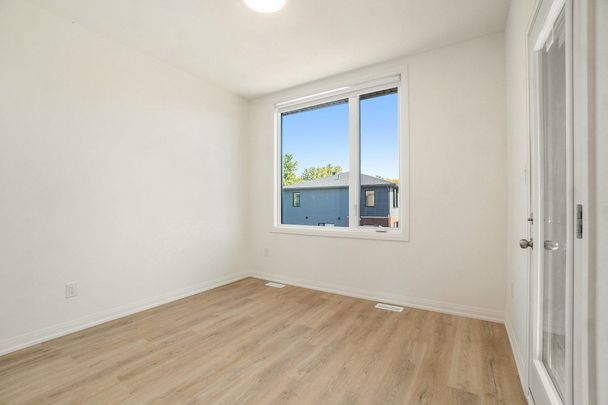 For Lease - 251 Castor Street Unit# 8, Russell, Ontario - Photo 1