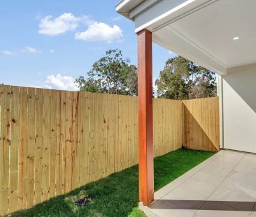 One Bedroom Modern Duplex! - Photo 2