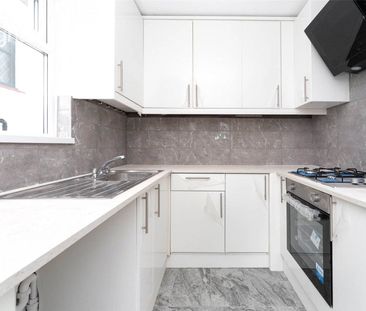 4 bedroom semi-detached house to rent - Photo 6