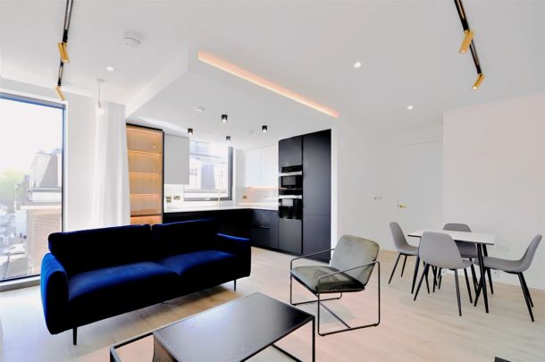 2 Bedroom 2 Bathroom Flat 318 - Photo 1