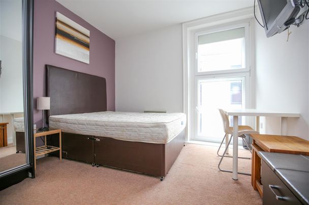 2 bed apartment to rent in Northumberland Street, City Centre, NE1 - Photo 1