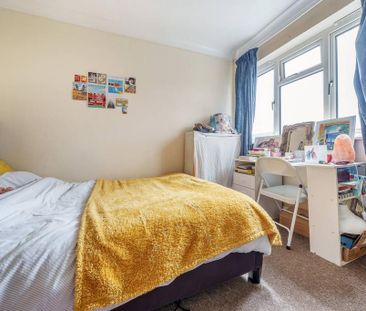 5 bedroom end of terrace house to rent - Photo 4