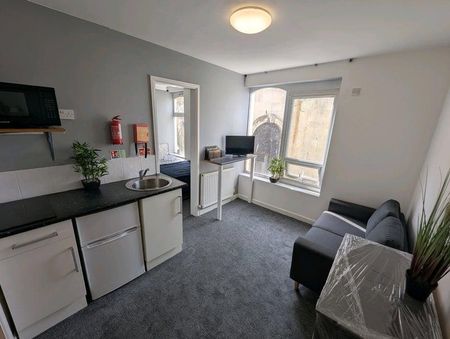 1 Beds - Apartment - - Photo 2