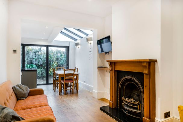 Eastcombe Avenue, Charlton, SE7 - Photo 1